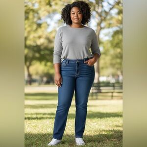 Silver Suki Straight Mid Rise Womens Jeans, Sz18/32